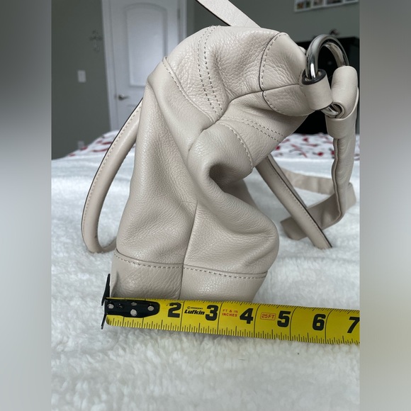 LC: ⭐️HP⭐️ B. Makowsky Leather White Cream Purse with Animal Print Inside - Picture 11 of 15